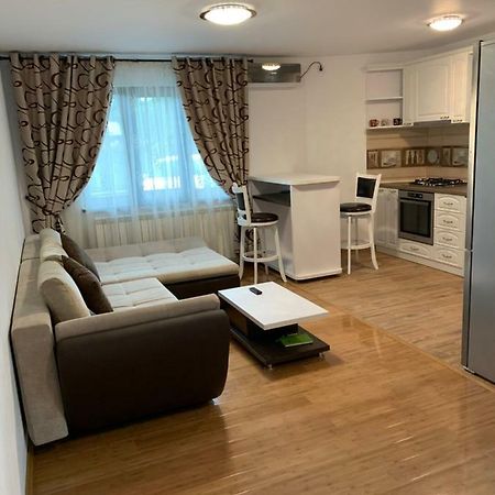 Apartament Micsunelelor Cu Parcare Privata Яссы Экстерьер фото
