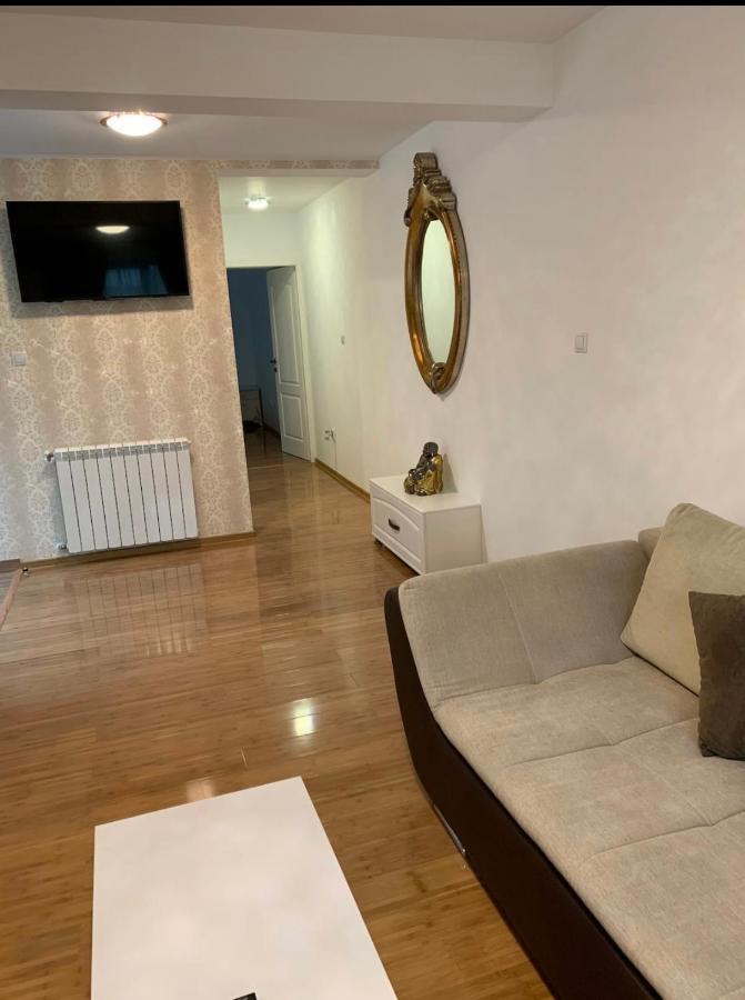 Apartament Micsunelelor Cu Parcare Privata Яссы Экстерьер фото